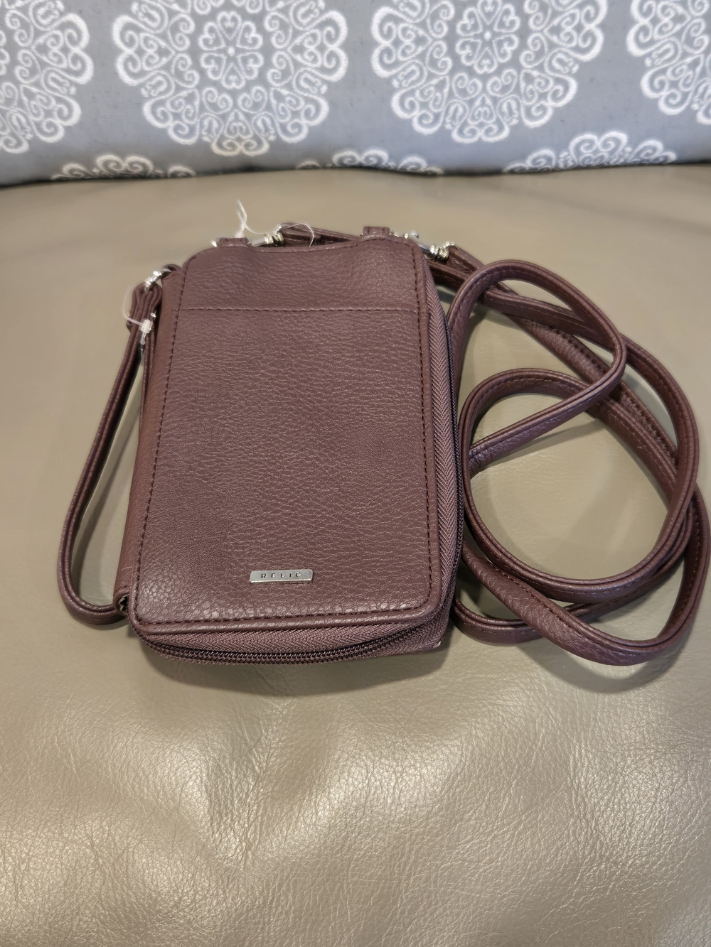 Relic Women's Crossbody Cellphone Bag Wallet Wristlet in Plum/Mauve/Burgandy